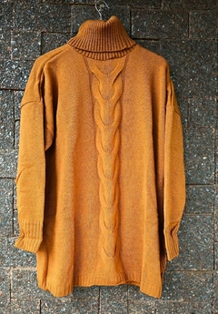 Imagem do CS-0316- Blusa-poncho em tricot de lã grossa ocre, com mangas e trança larga na frente