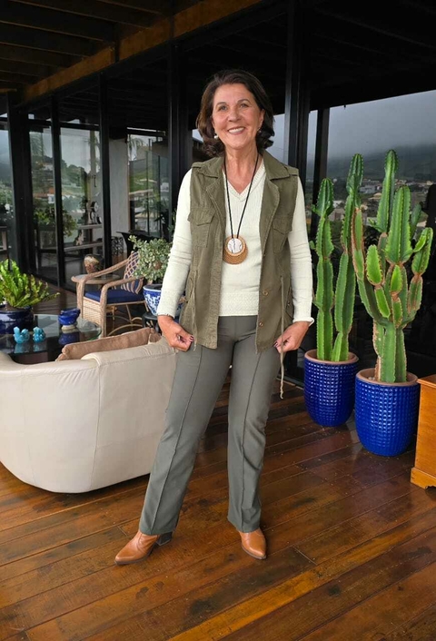 CA-0251B- Calça ponto Roma com vinco sem bolso, verde floresta - comprar online