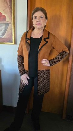 CS-0312- Cardigan tricot de lã ocre/preto barrado, aberto, com gola - Kelch