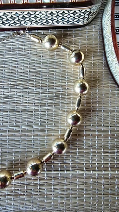 CO-0752 - Colar curto dourado fosco bolas medias e cilindro pequenos na internet