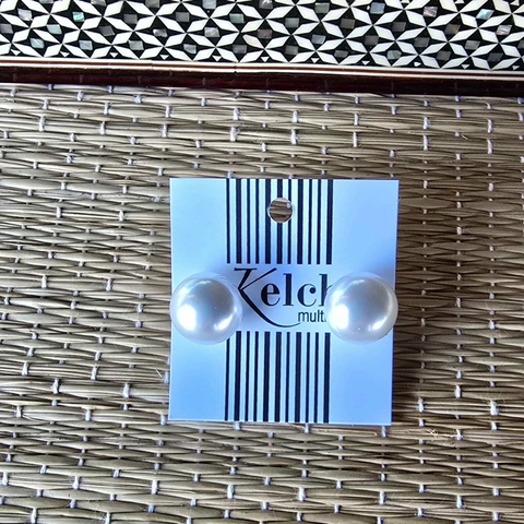 BR-0111- Brinco 01 perola G achatada - comprar online