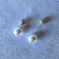 BR-0110- Brinco ear-cuff semi-joia perola e bolinha cravejada zirconia prateada - comprar online