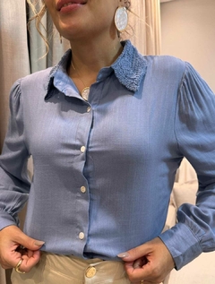 BS-0853 - Camisa , manga longa com gola croche mesma cor, azul jeans na internet