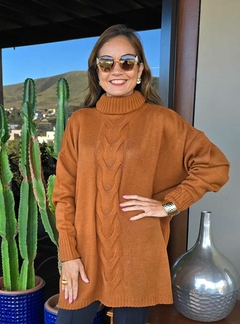 CS-0316- Blusa-poncho em tricot de lã grossa ocre, com mangas e trança larga na frente - loja online