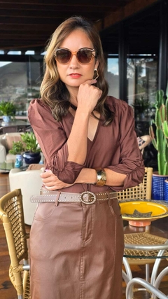 BS-0852B - Blusa decote V com mangas 3/4 franzidas, marrom - Kelch