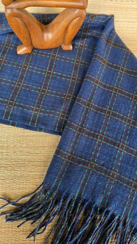 EC-0119- Pashimina lanzinha xadrez marinho alinhavos verdes - comprar online