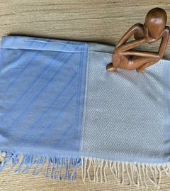 EC-0123- Pashimina lanzinha tons suaves azul claro e bege - Kelch