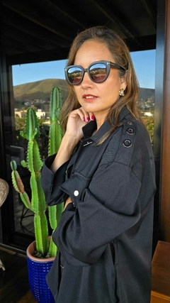 BS-0870A - Blusa tipo camisa, tecido Oxford preto botoes com travinha super diferentes - loja online