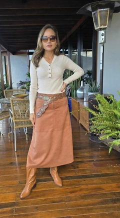 SA-0227 - Saia midi sued terracota, com 2 bolsões