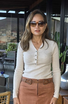 BS-0871 - Blusa tricot lanzinha bege manga longa botões travinha - comprar online