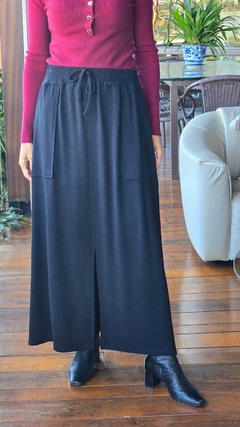 SA-0228 - Saia longa preta em moletinho com fenda, bolsos e elastico na cintura - loja online