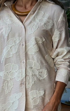 BS-0865 - Camisa toda sedosa tecido devorê off-white - loja online