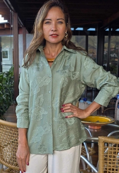 BS-0865A- Camisa toda sedosa tecido devorê verde - comprar online
