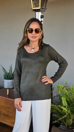 BS-0873A- Blusa tricot de linha verde escuro 1 bolsinho e decote quadradinho - comprar online