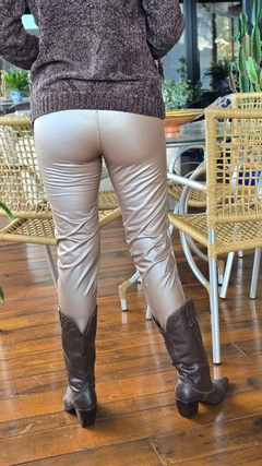 CA-0256A- Calça legging cirrê bege rosê chocolate com bolsinho na internet