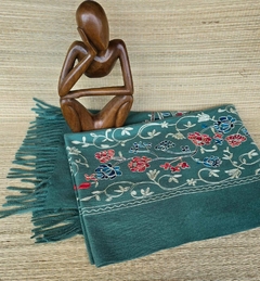 EC-0195A- Pashimina lã verde toda bordada e bordado coração nas pontas - comprar online