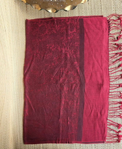 EC-0201- echarpe de viscose vinho discretos desenhos em preto - comprar online