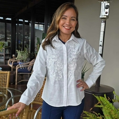 BS-0854 - Camisa, toda bordada na frente, branca - comprar online