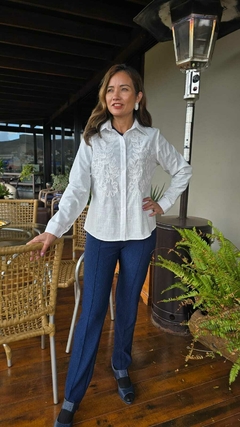 BS-0854 - Camisa, toda bordada na frente, branca - Kelch