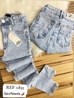 Calça Jeans Sal e Pimenta Marmorizada Lavagem Clara