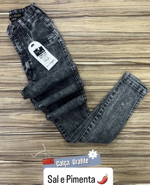 Calça Jeans Sal e Pimenta Grafite Básica