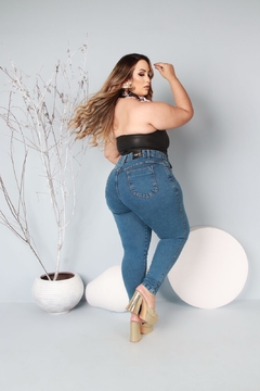 Calça Jeans Plus Size Com Elastano Super Premium - BOUTIQUE LA BELLA MODAS