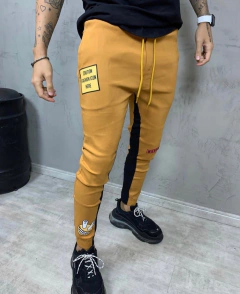 Calça mostarda com detalhes Totanka