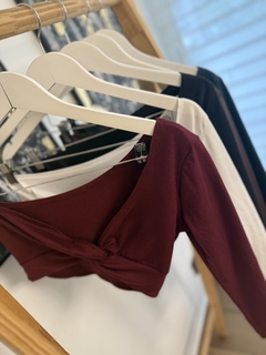 Top de un hombro modal Soft candela