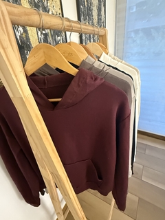 Buzo frisado por dentro con capucha HILU - tienda online