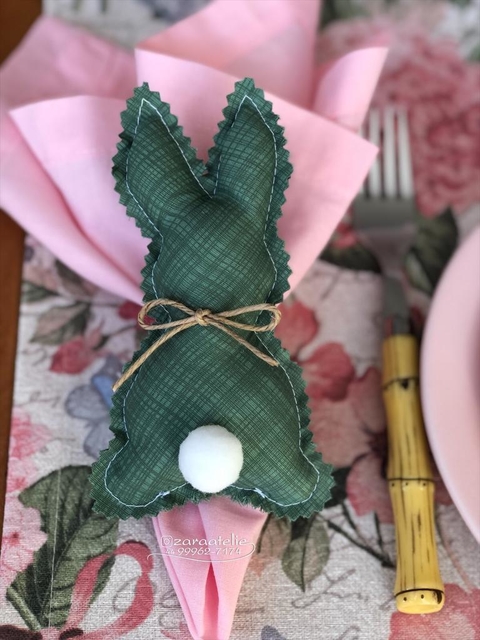 PORTA GUARDANAPO SILHUETA DE COELHO VERDE