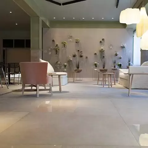 Porcellanato Vite Liscio Ivory Pulido 60x60cm 2DA