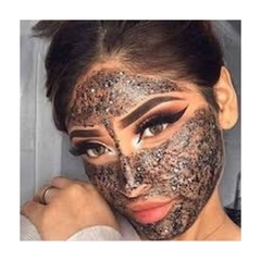 Mascara facial con glitter brillitos en internet