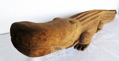 comprar-escultura-jacare-entalhada-em-madeira