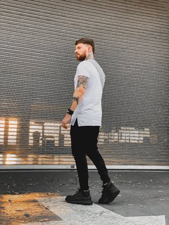 Camiseta Longline CUTOUT GREY - comprar online