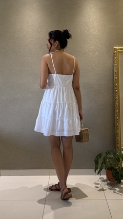 Vestido curto branco na internet