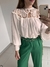 Bata Boho branca com detalhes em renda no busto Carolina - loja online