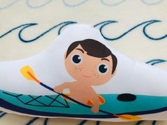 Boneco Cadu no Caiaque Summer na internet