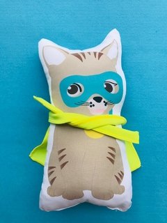 Boneca Requeijão (gatinha) Hero