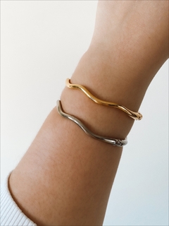 Bracelete Ondulado na internet