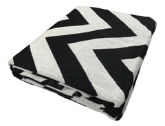 Tapete Chevron 1.32x2.50m - Antiderrapante, Preto/Cru - loja online