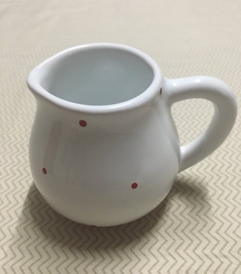 Mini leiteira com poas