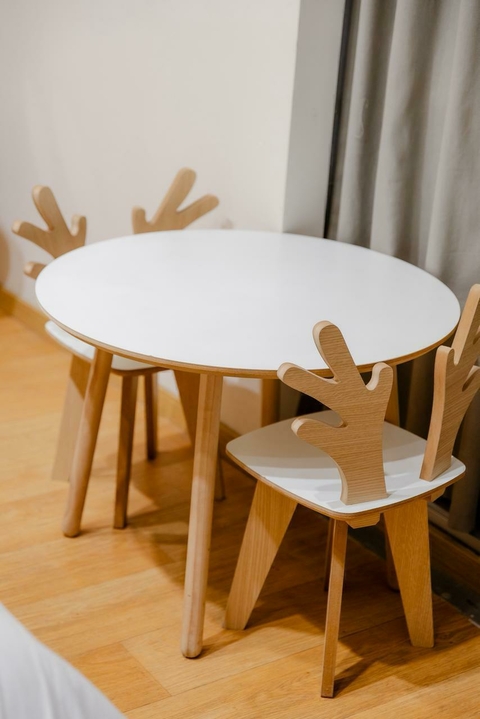 COMBO MESA 70 cm + 2 BANCOS KIDS CIERVO - PROMO STOCK -