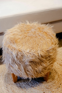 PUFF PIEL PELO LARGO - comprar online
