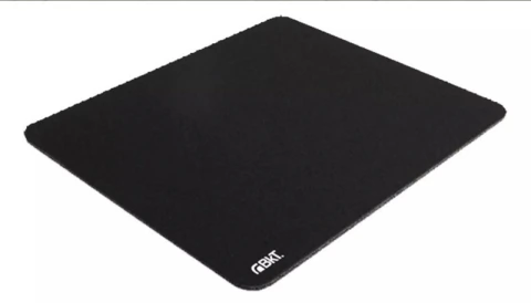 MOUSE PAD BKT LISO EN BOLSA NEGRO