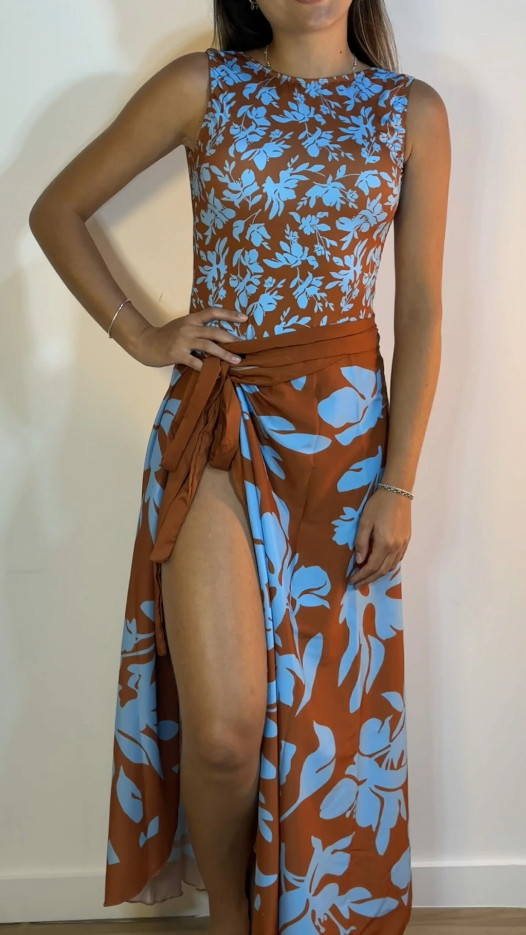 Conjunto Saída de Praia + Body Argola em madeira