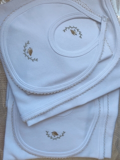 SET Manta Bordada + babero + babita + Portachupete Conejo - Polin
