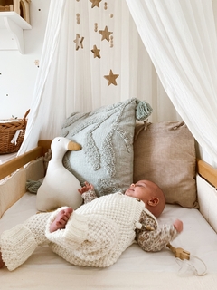 Jardinerito tejido a mano en internet