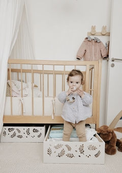 Cajón calado con ruedas en internet