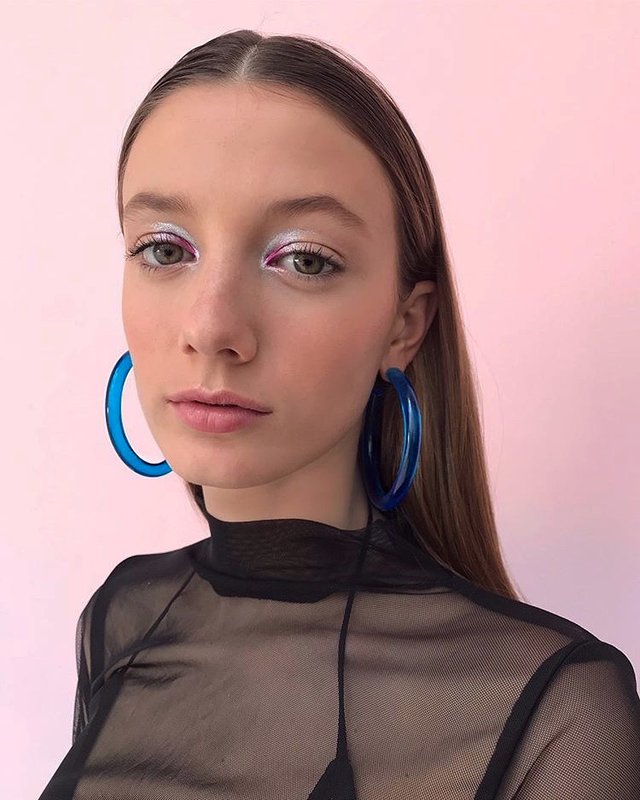 Plastic Hoops Blue L thumbnail 2