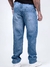 Calça oversized Emive na internet